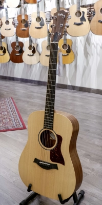 Taylor Guitars - Big Baby Taylor Walnut 3
